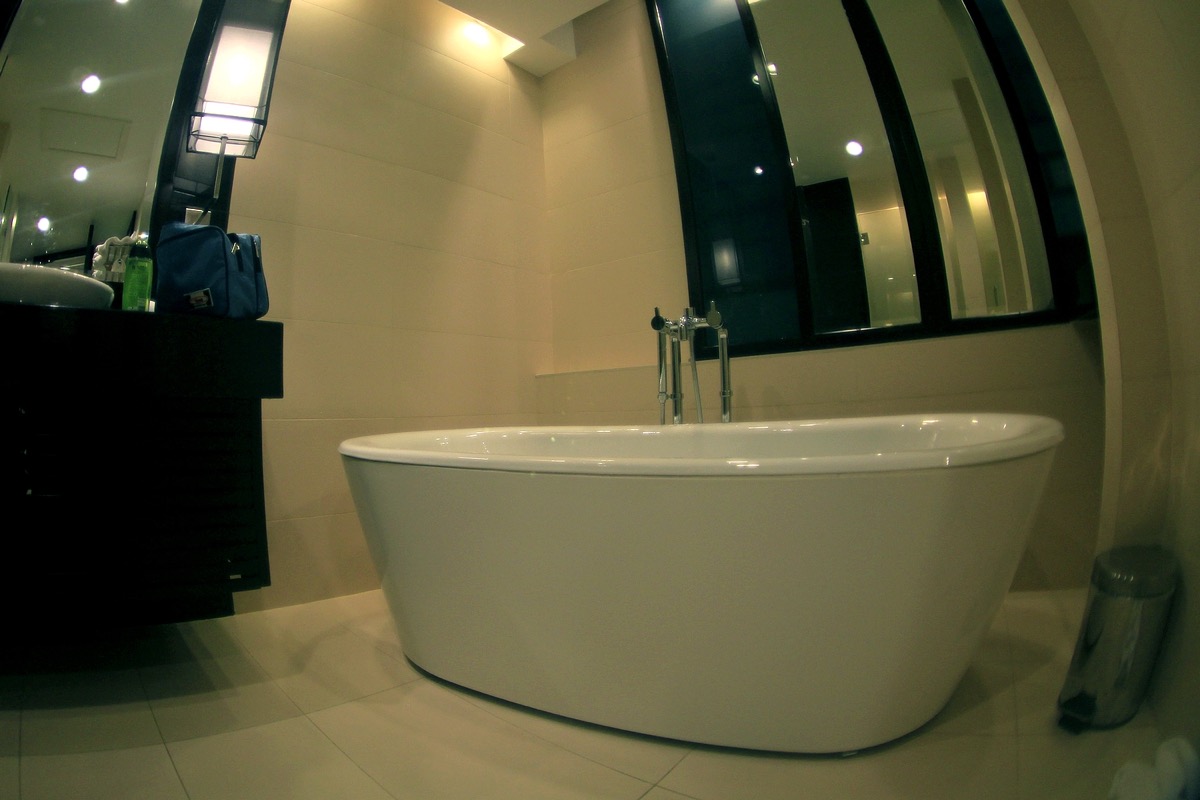 Installation dans la salle de bain : mesures de protection selon DIN VDE 0100
