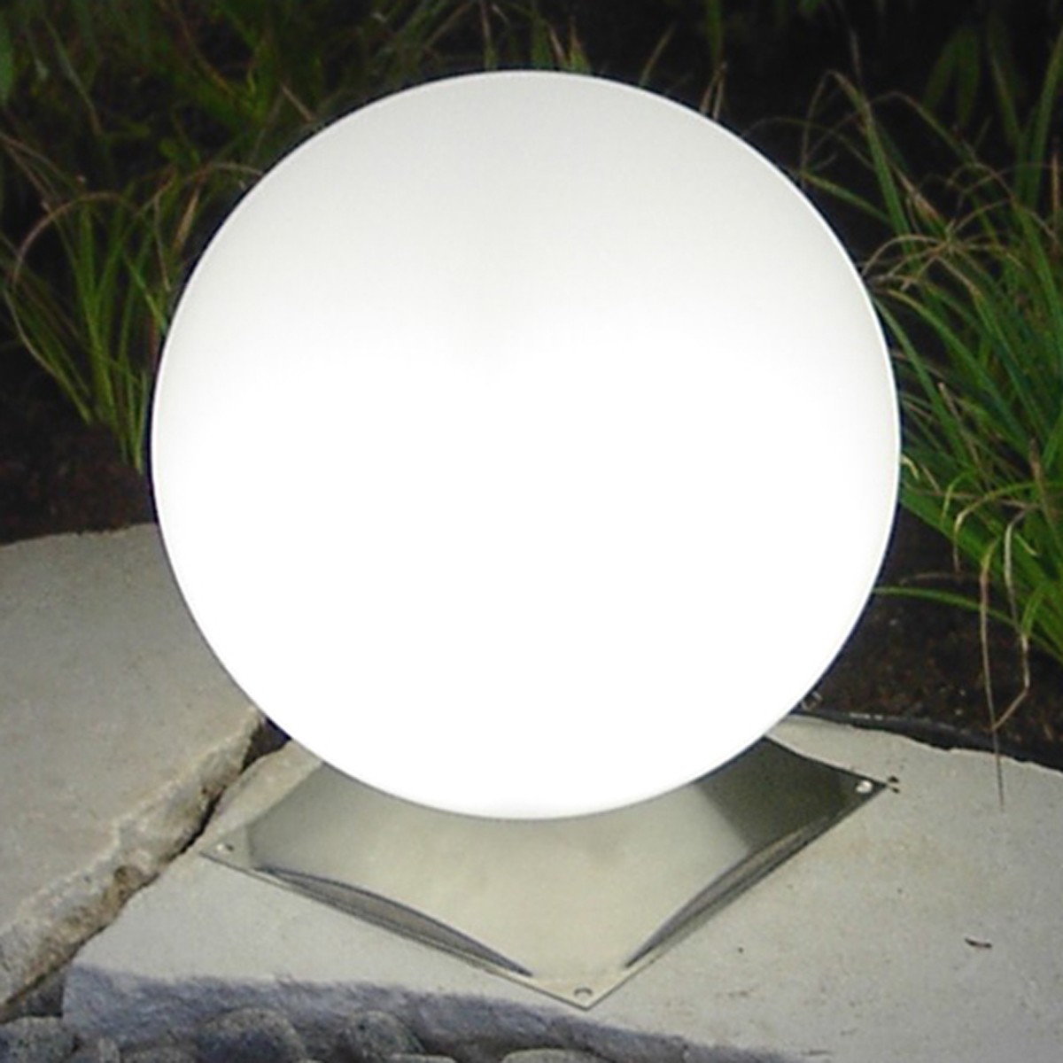 EPSTEIN Design LeuchtenKugelleuchte Snowball 30 cm Durchmesser mit Edelstahlfuß
