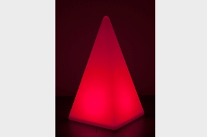 Serie PYRAMIDE VON ALLE von Alle von EPSTEIN Design Leuchten Akkuleuchte Pyramide RGB 70404