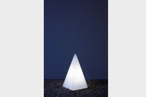 Serie PYRAMIDE VON ALLE von Alle von EPSTEIN Design Leuchten Akkuleuchte Pyramide 70414
