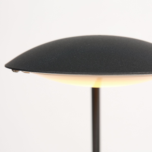 Tischleuchte Eloi mit Drehdimmer der Firma Steinhauer