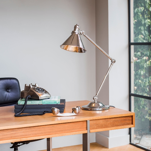 Provence 1 leichte Tischleuchte - Nickel poliert der Firma Elstead