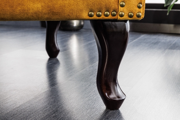 Ohrensessel CHESTERFIELD Samt Antiklook senfgelb der Firma Casa Élite