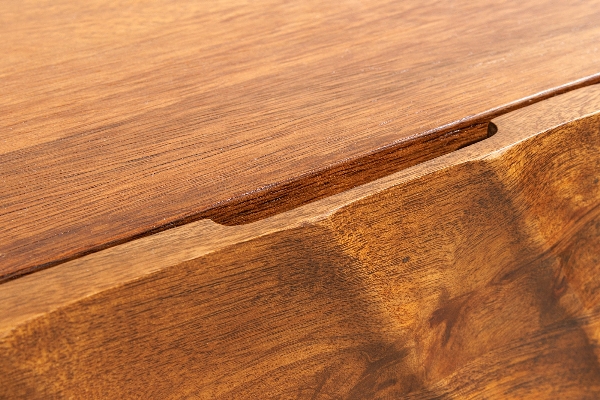 Sideboard SCORPION hängend der Firma Casa Élite