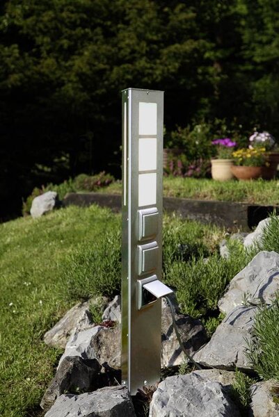 Steckdosenlichtsäule dreiseitig leuchtend der Firma Albert Leuchten