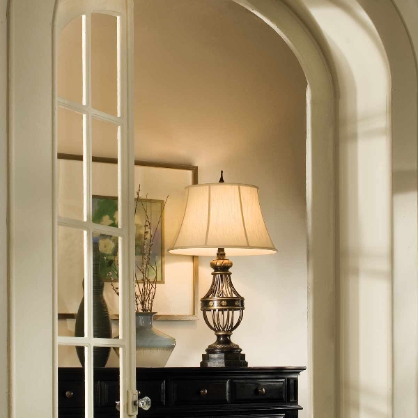 Lampe de table Augustine der Firma Elstead