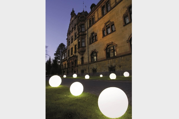 Akku-Kugelleuchte Snowball Mobil der Firma EPSTEIN Design Leuchten