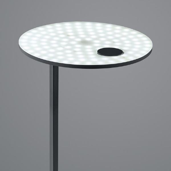 LED-Stehleuchte SOLE der Firma HELL Leuchten