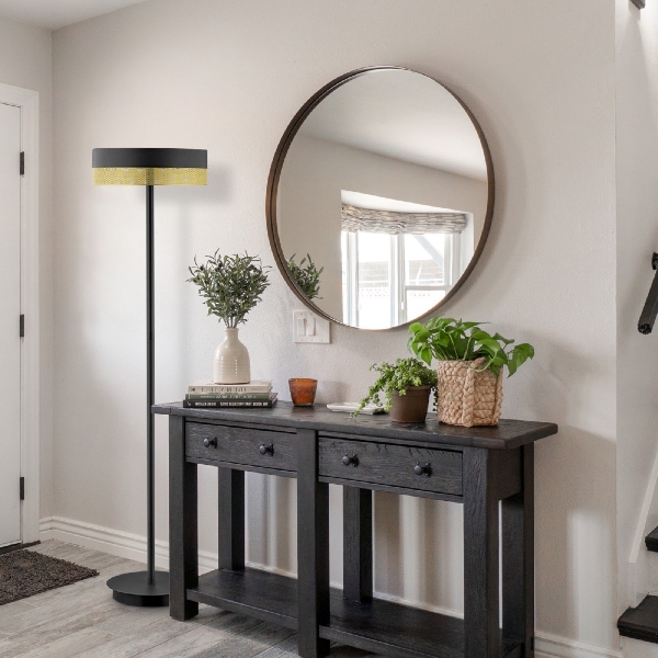 LED-Stehleuchte Mesh der Firma HELL Leuchten